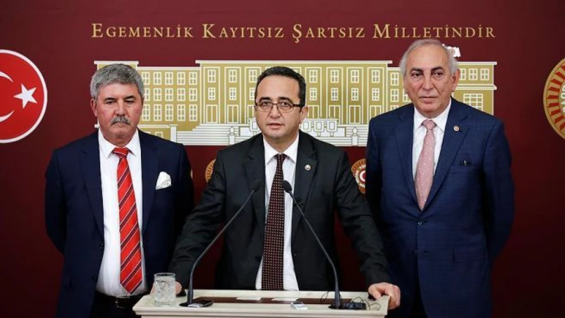CHP Anayasa Mutabakat Komisyonu'ndan ayrıldı