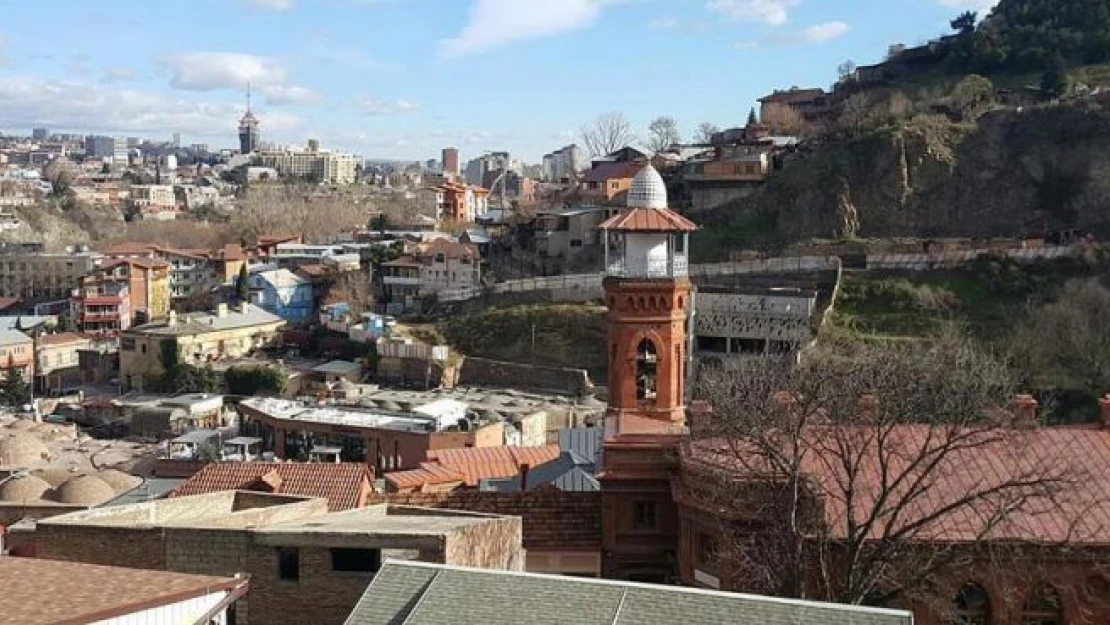 Çift mihrablı camiden Sünni-Şii kardeşliği mesajı