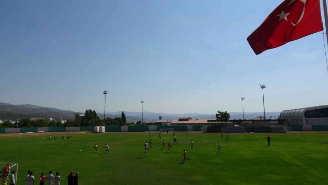 Çocuklar futbol şenliğinde buluştu