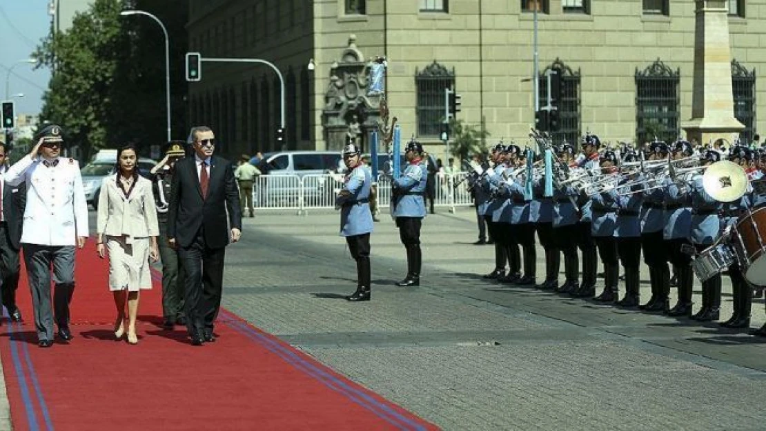 Erdoğan Şili'de resmi törenle karşılandı