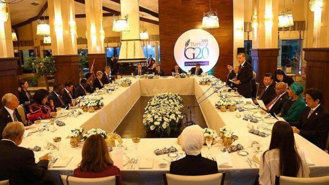 Cumhurbaşkanı Erdoğan'dan liderler onuruna yemek