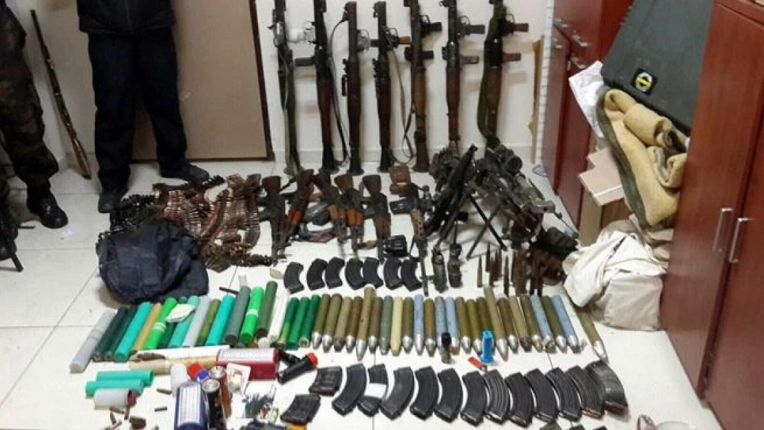 Dargeçit'e traktörle silah sokmaya çalışırken yakalandılar