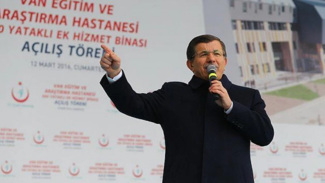 Davutoğlu: Devletin yanında yer almanız, teröristlere büyük bir ders olmuştur