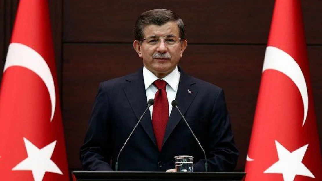 Davutoğlu: Kanlı saldırıyı gerçekleştiren canileri milletim adına lanetliyorum! 