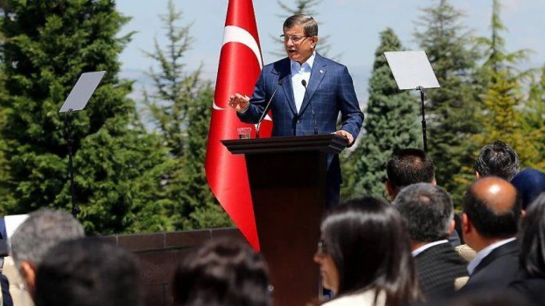 Davutoğlu, işçilerle Çankaya Köşkü'nde