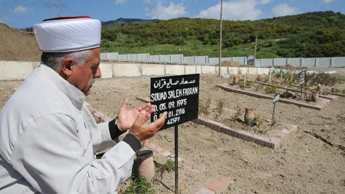 'Defnederken anne ve babaları biz oluyoruz'