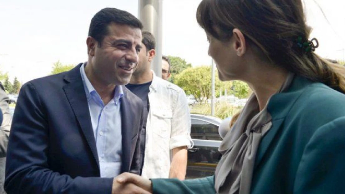 Demirtaş ve Pavey iyi sallandı!