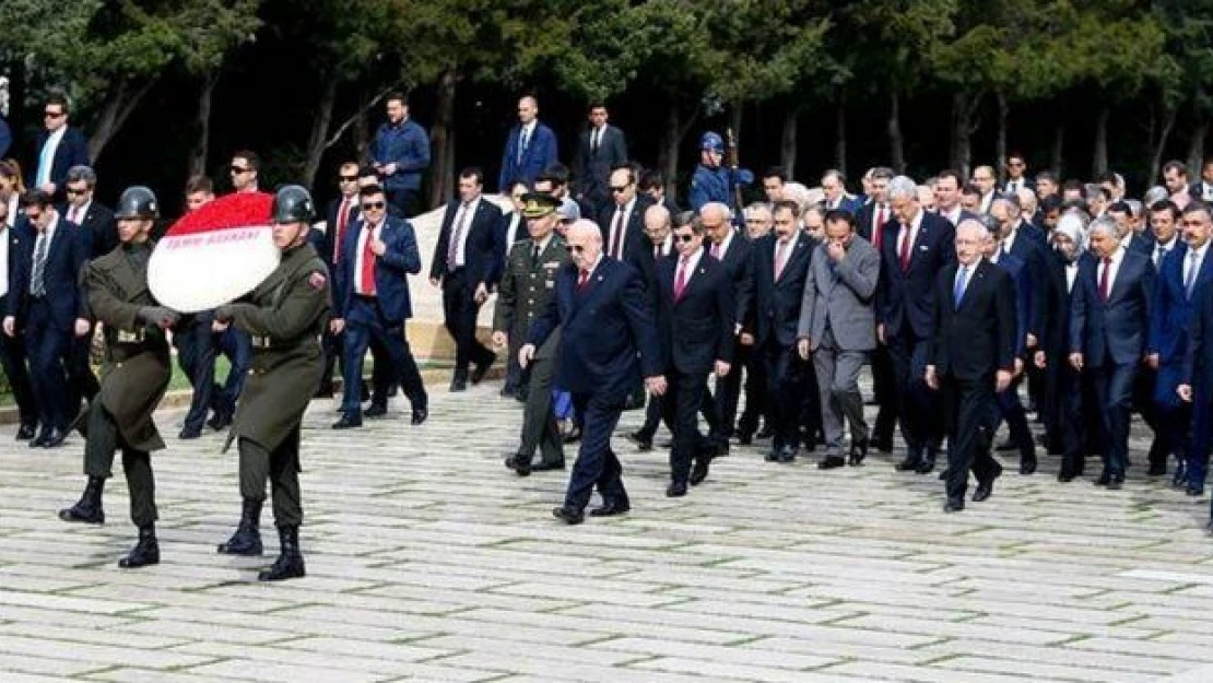 Devlet erkanı Anıtkabir'de