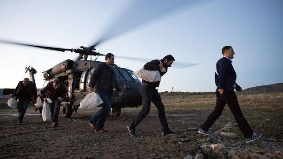 Oy pusulaları askeri helikopterle taşındı