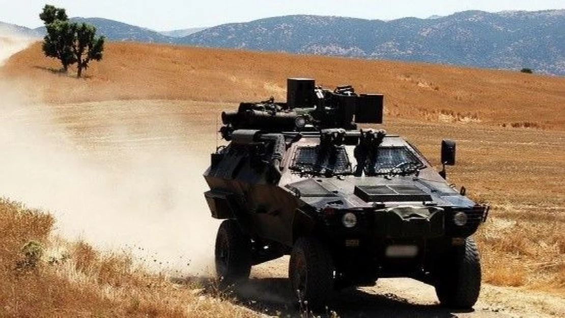 Diyarbakır'da askeri araç devrildi: 3 yaralı