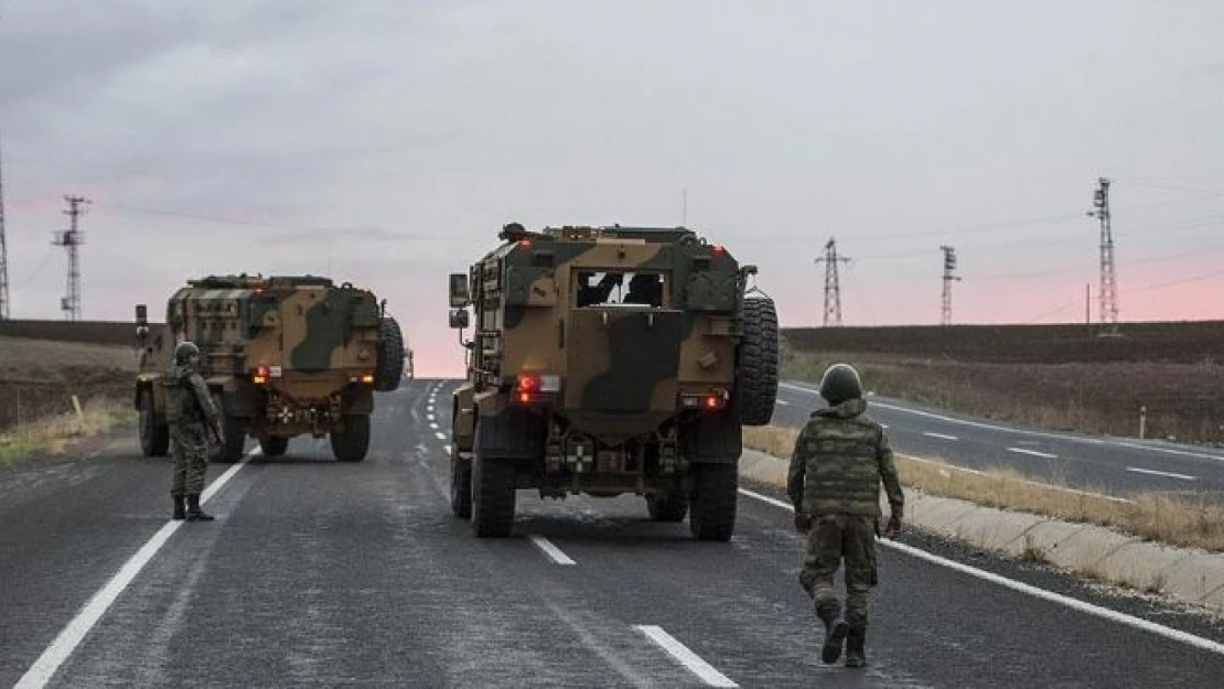 Diyarbakır'da askeri aracın geçişi sırasında patlama: 6 şehit