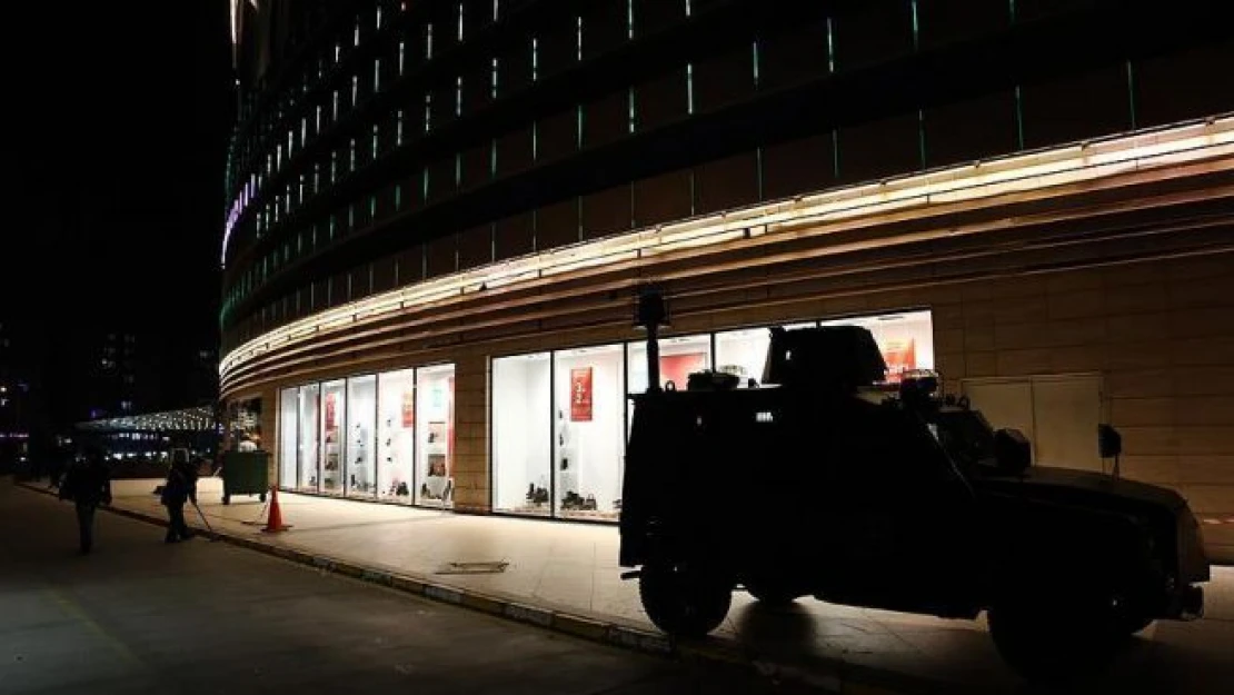 Diyarbakır'da AVM'ye terör saldırısı