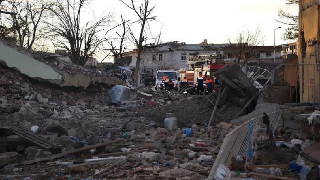 Diyarbakır'daki saldırıda hayatını kaybedenlerin sayısı 6'ya yükseldi