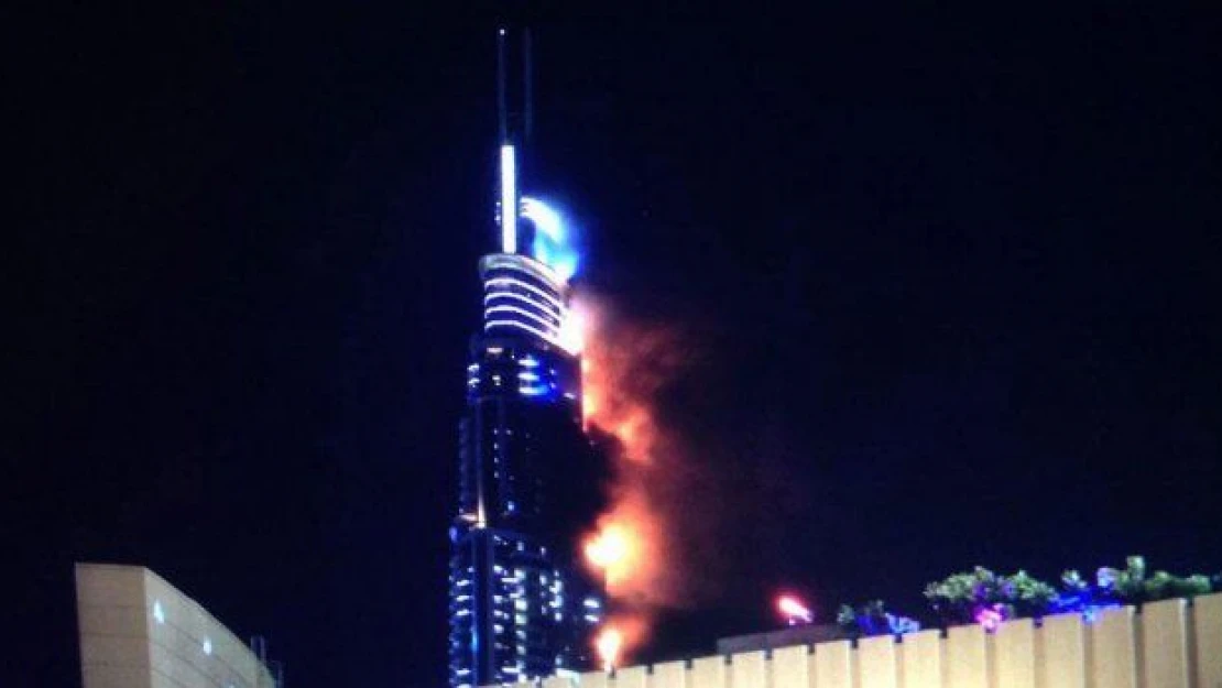 Dubai'de gökdelende yangın