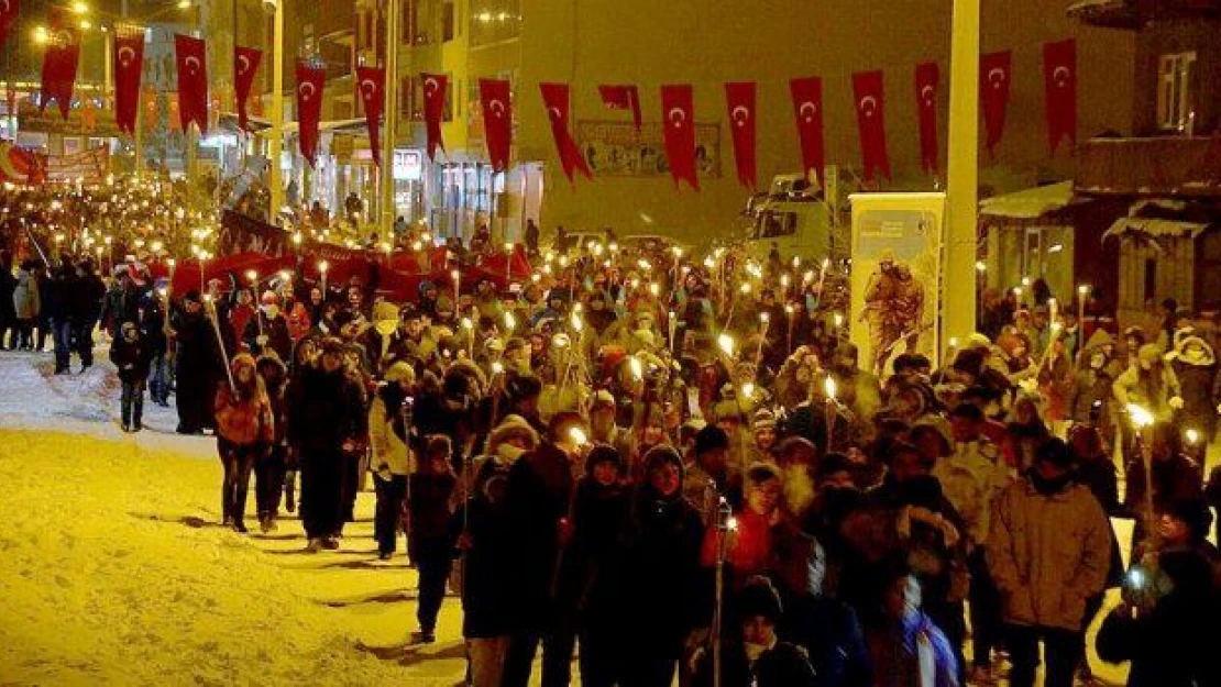 Eksi 18 derecede Sarıkamış şehitleri için yürüdüler
