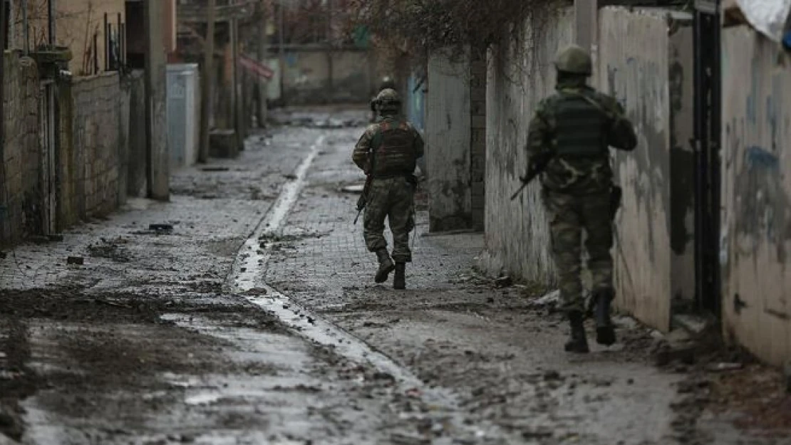 Emniyet güçlerinden Sur'da tahliye