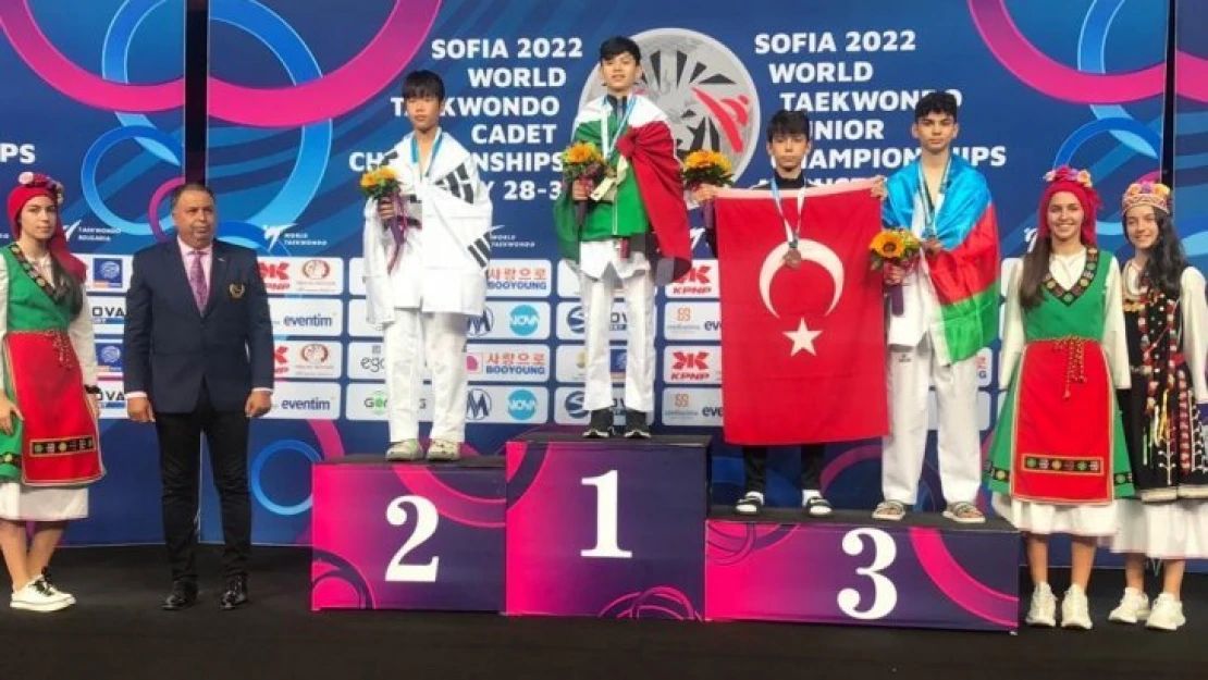 Emre Talha Evin, Dünya üçüncüsü
