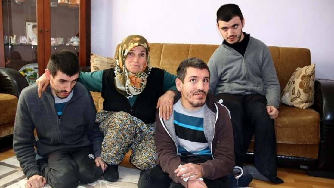 Engelli 3 oğluna