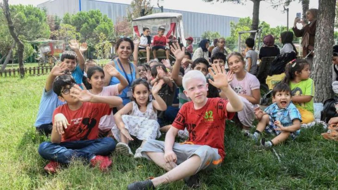 Engelli çocuklar, hayvanlarla buluştu