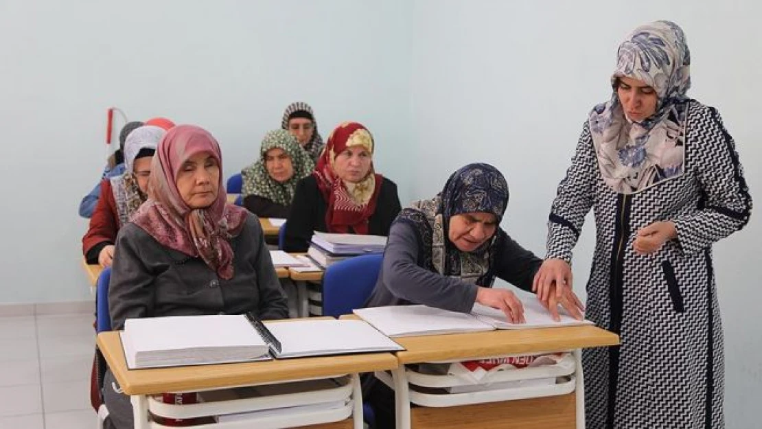 Engelli dünyaları 'Kur'an' ile aydınlanıyor