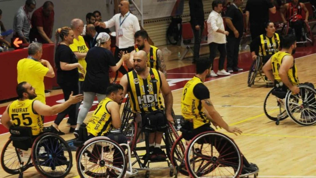 Fenerbahçe final serisinde 1-0 öne geçti