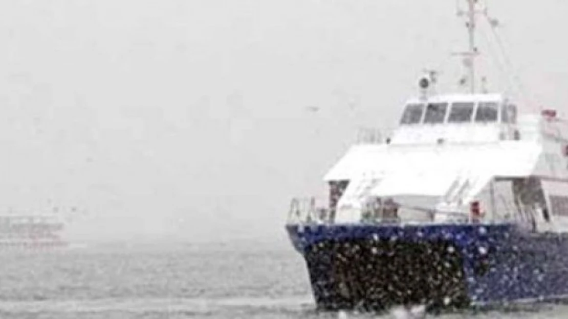 Fırtına deniz ulaşımını vurdu