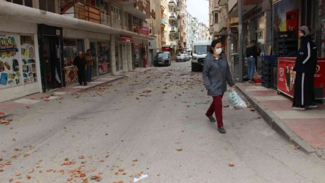 Fırtına Manisa'yı savaş alanına çevirdi