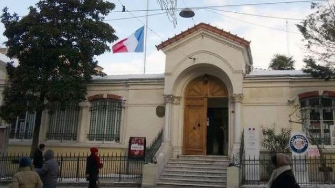 Fransa İstanbul'daki vatandaşlarını uyardı