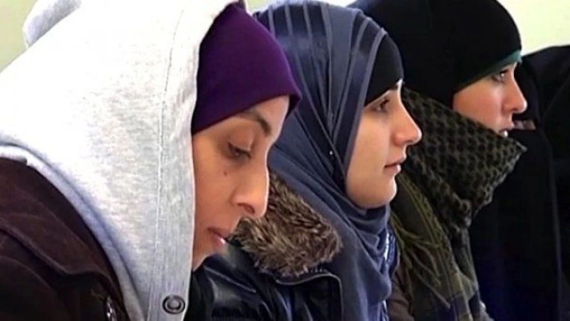 Fransa'da velilere kıyafet fişlemesi