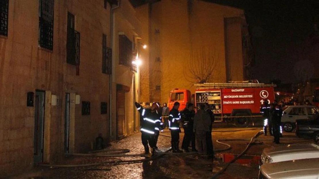 Gaziantep'te okula molotofkokteyli atıldı