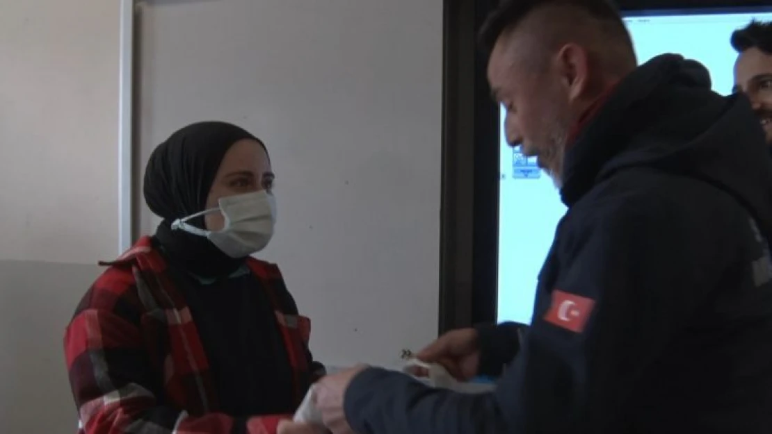 Gaziosmanpaşa'da temizlik işçisinden örnek davranış