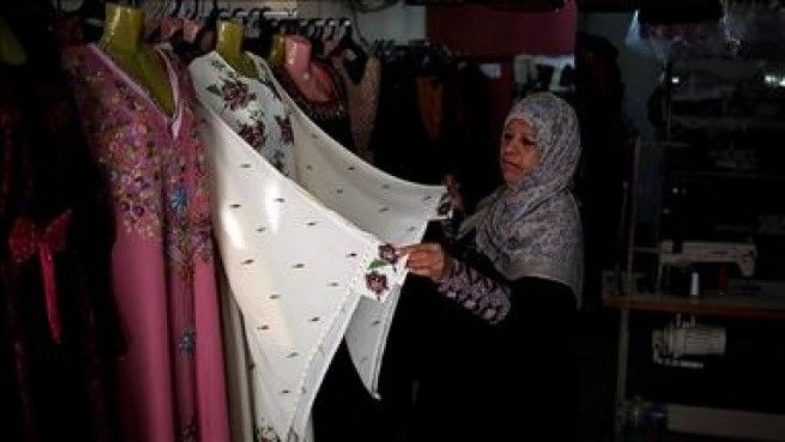 Gazze'nin kanaviçe işlemeli kıyafetleri ile kültürel miras yaşatılıyor