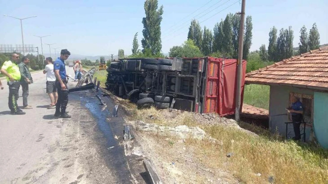 Gediz'de trafik kazasında faciadan dönüldü