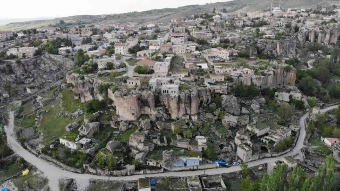 Gelveri evleri 200 yıllık mazisi ile ilk günkü gibi ayakta