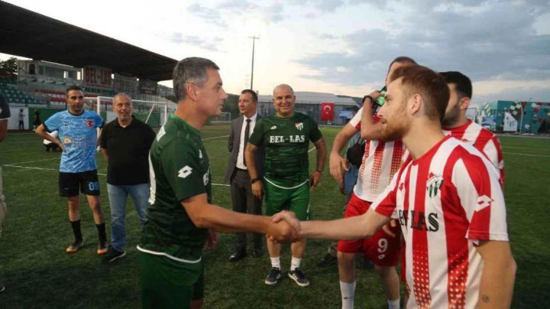 Gölbaşı Belediye Başkanı Şimşek, Basın Futbol Turnuvası'nın açılış maçını yaptı