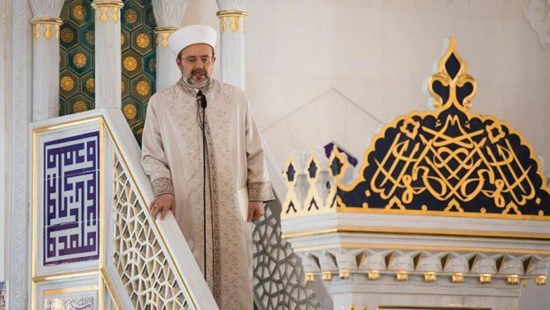 Görmez, ABD'de, açılışı Erdoğan tarafından yapılacak camide cuma namazı kıldırdı
