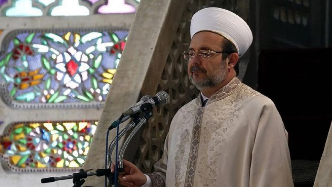 Görmez Sultanahmet Camisi'nde hutbe verdi