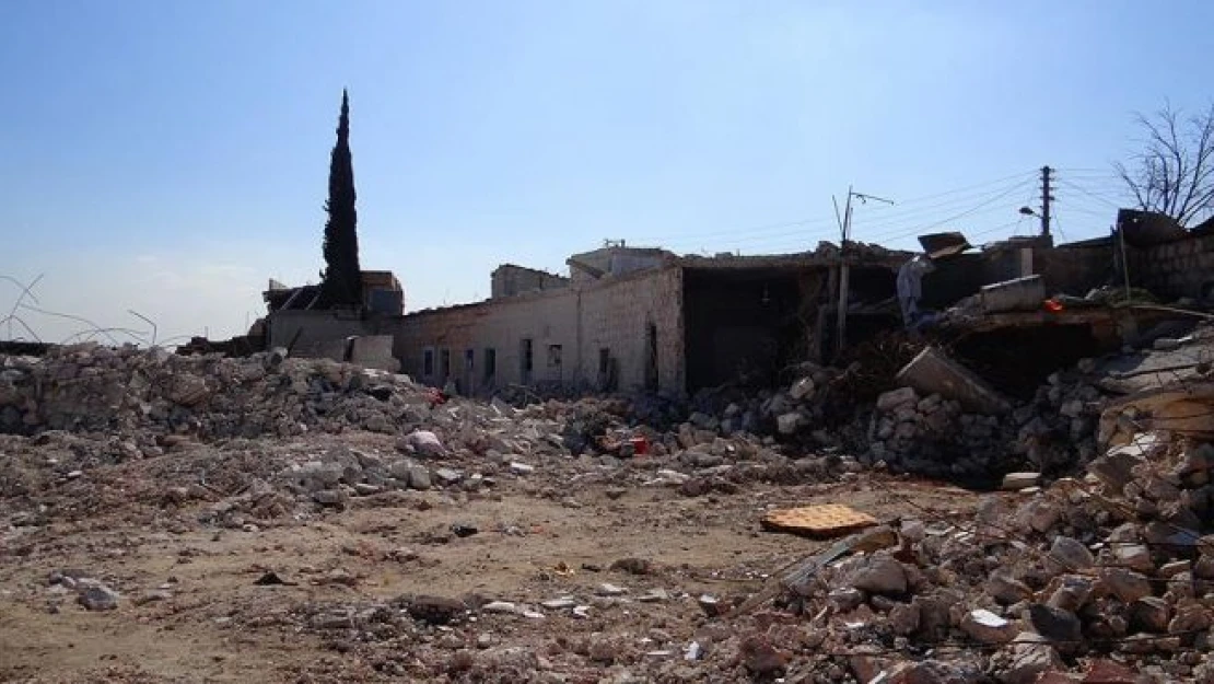 Halep-Azez-Cerablus hattında PYD tehdidi... Arap ve Türkmenler yerlerinden edildi