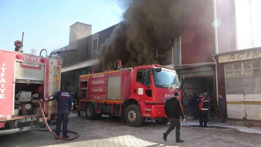 Hatay'da mobilya atölyesinde yangın paniği