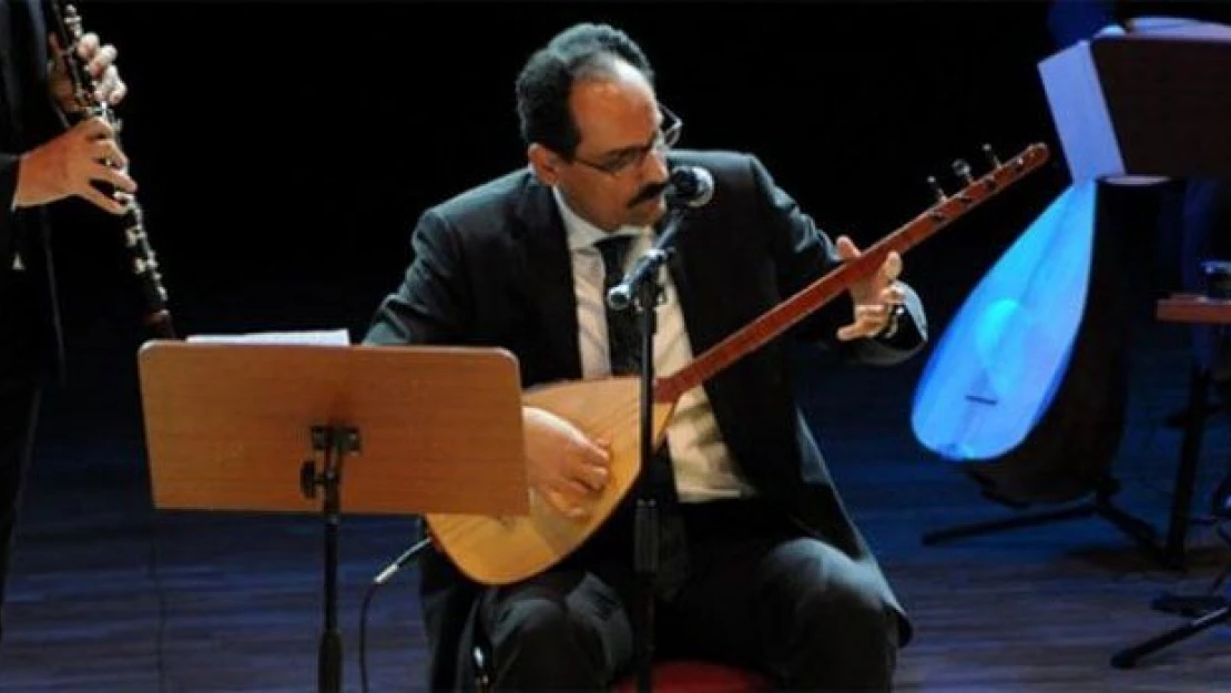 Hem sözcü hem de bağlama sanatçısı