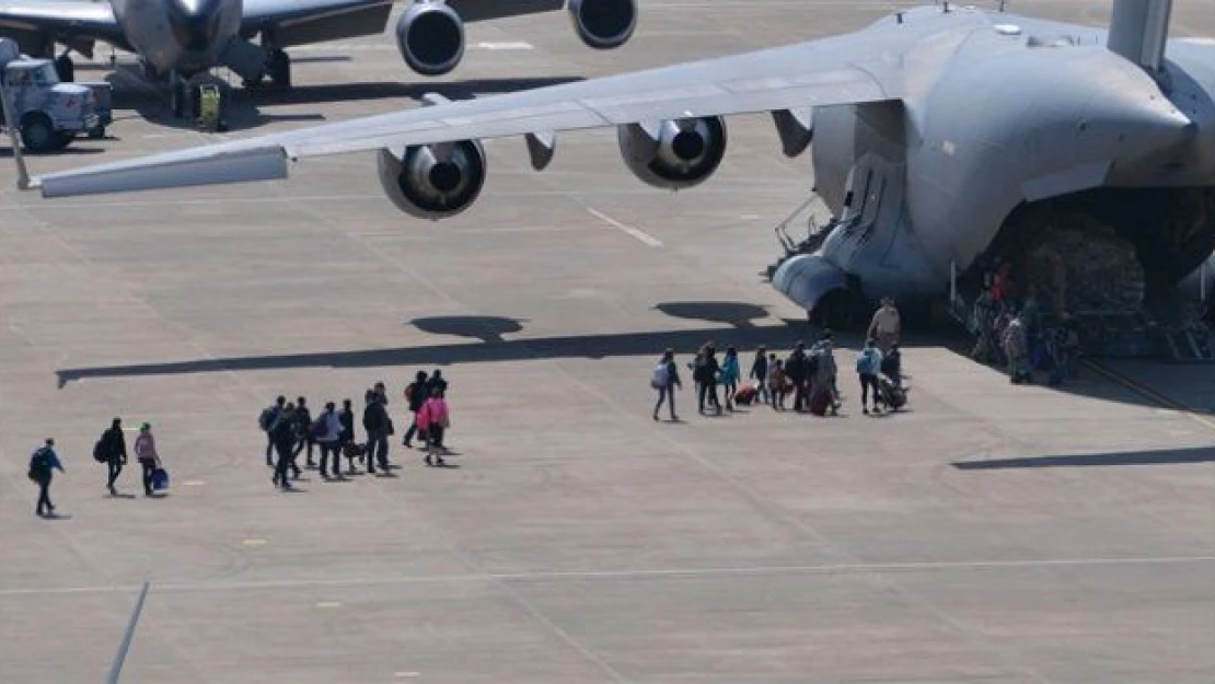 İncirlik Üssü'nden Amerikalı aileler ayrılmaya başladı