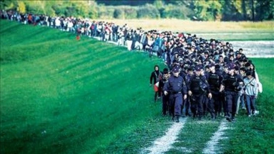 'İnsanlık tarihinin en büyük göçlerinden biri yaşanıyor'