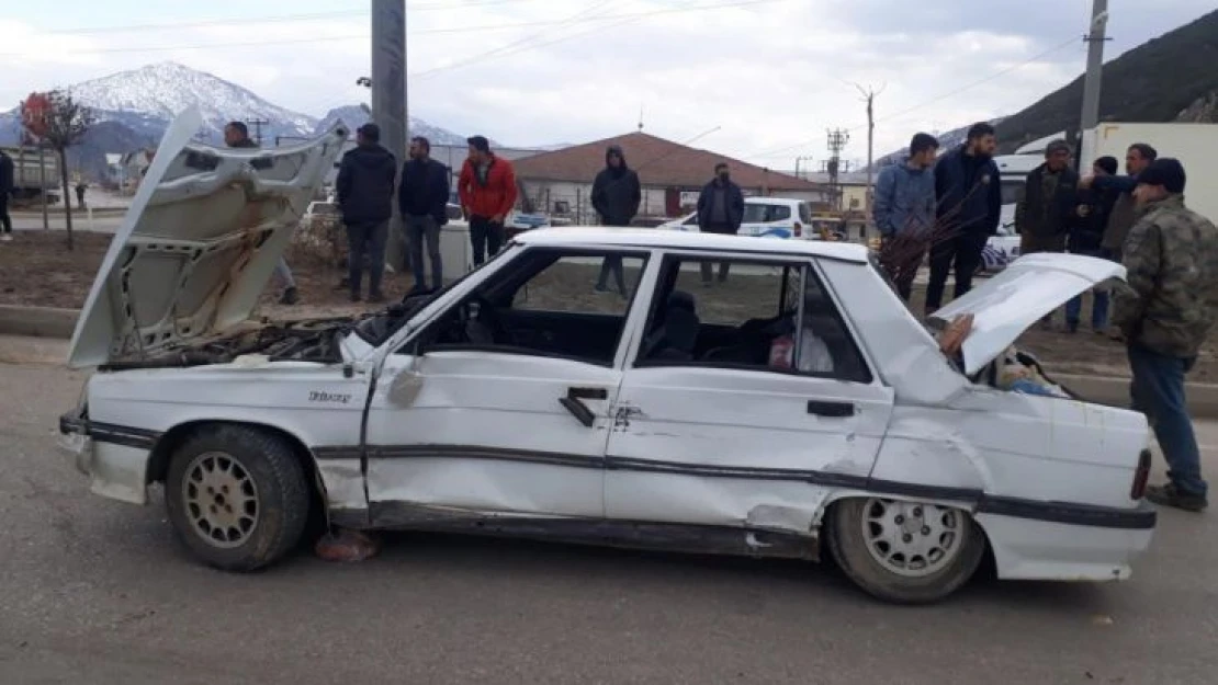 Isparta'da trafik kazası: 2 yaralı