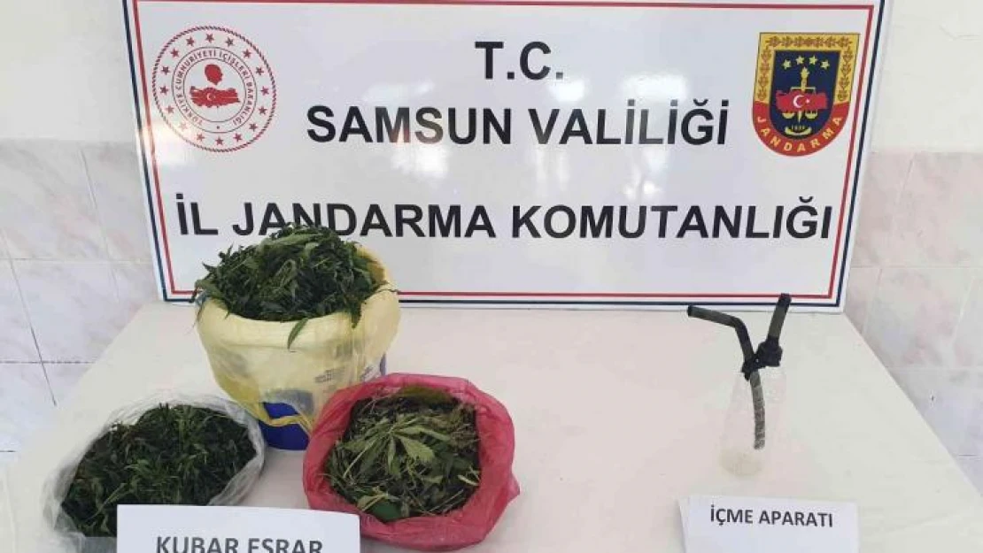 İstanbul'a uyuşturucu götürürken yakalandı