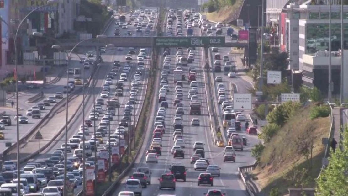 İstanbul'da pazar günü trafik yoğunluğu yüzde 49'lara ulaştı