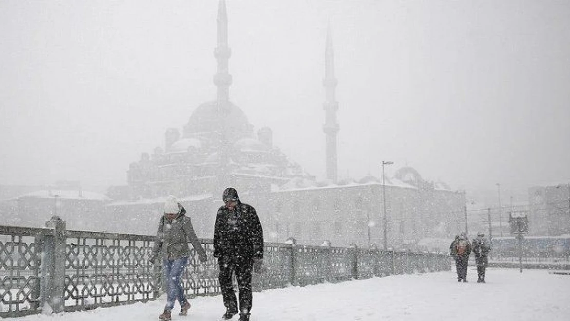 İşte İstanbul'da kar yağışının başlayacağı saat!