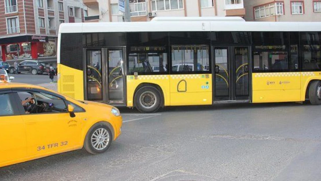 O ilde polisleri taşıyan otobüse saldırı