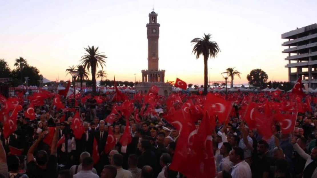 İzmir'de 15 Temmuz anması başladı