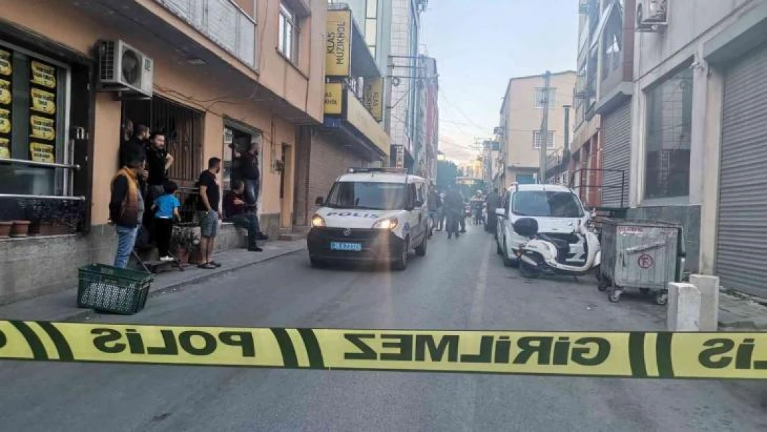 İzmir'de ihbara giden polis aracına 'mermi' isabet etti