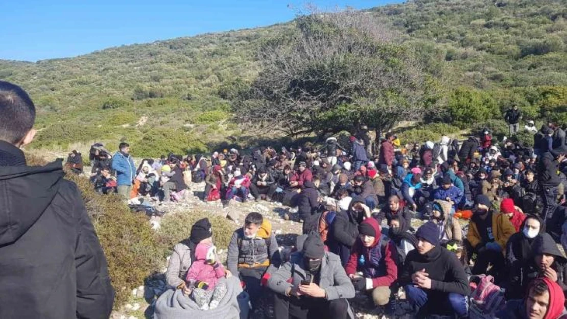 İzmir'de yasa dışı yollarla kaçmaya çalışan 120 göçmen yakalandı